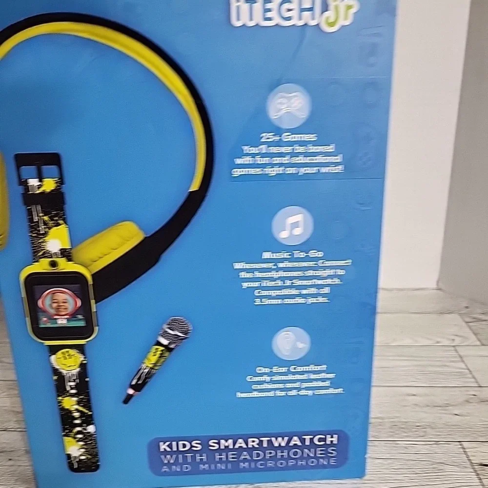 itech jr Kids‎ Smartwatch with Headphones 3+ MP3 Camera Record 25+ Game STEM